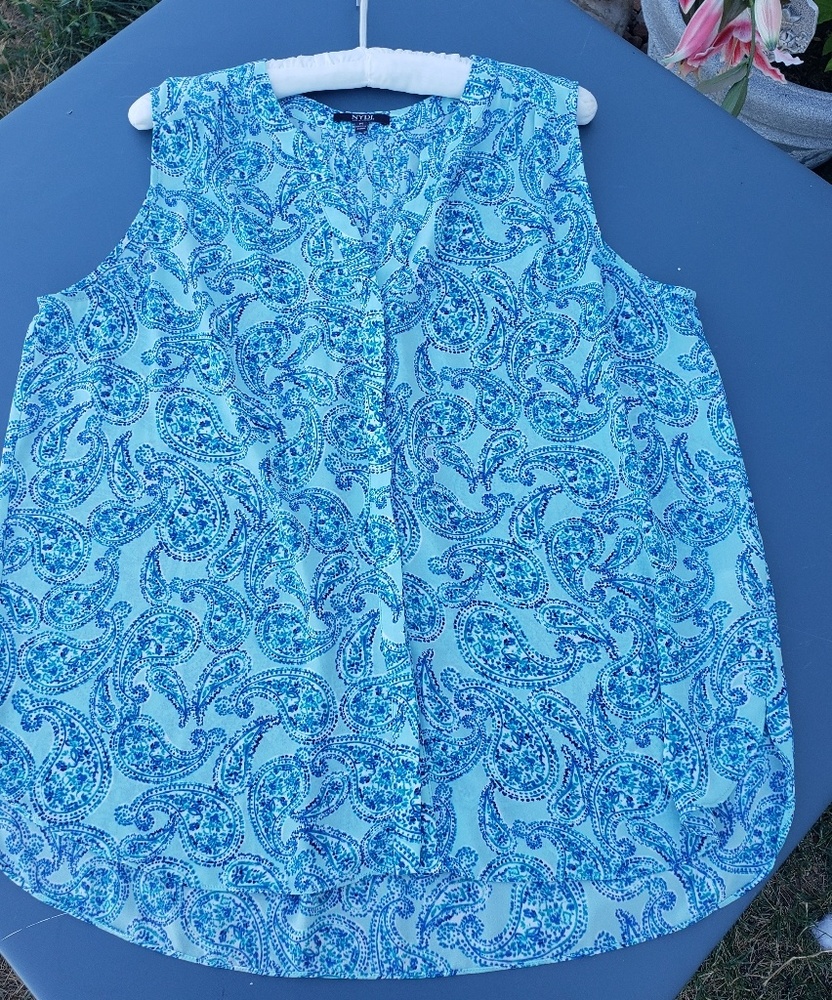 NYDJ Blue Paisley Sleeveless Top   Size M
